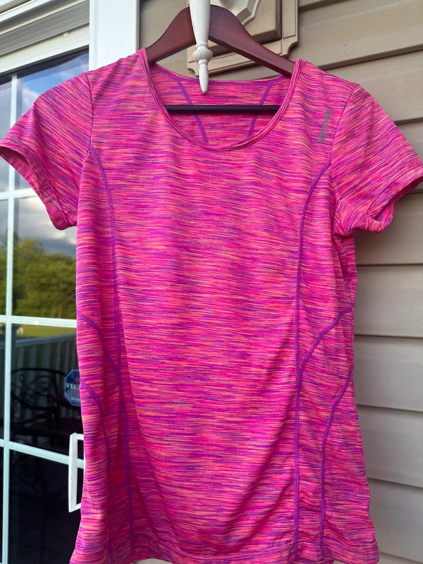 Reebok Pink, multi-color  Misses Small Black athletic Top, Shirt. Activewear. 1