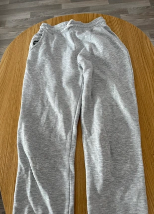 Bas de jogging gris, marca: Primark, estado: Muito bom, tamanho: 13 anos / 158 cm, €3.00, €3.85 inclui Proteção do Comprador