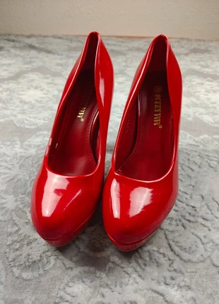Escarpins vernis rouges Queen ViVi - Taille 38 - Bon état, brand: QUEEN VIVI, condition: Good, size: 38, €5.00, €5.95 includes Buyer Protection