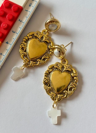 Boucles d’oreilles Italiennes ex-voto sacré coeur milagros perles d'eau douce et croix en nacre, marke: Nacre, zustand: Sehr gut, 39,00 €, 41,65 € beinhaltet Vinted-Käuferschutz Pro