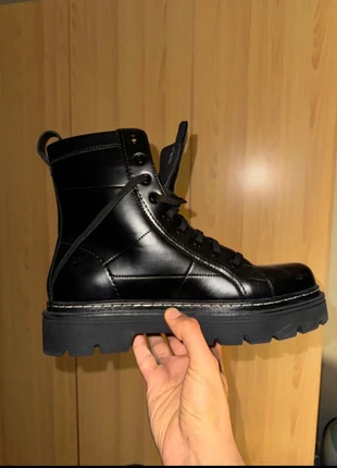 Bottes Zara, marque: Zara, état: Très bon état, taille: 43, 28,00 €, 30,10 € Protection acheteurs incluse