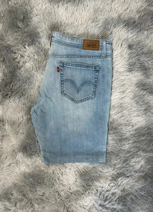 Short en Jean Levi's 518 Superlow Bootcut Bleu Clair W36 SH065, merk: Levi's, staat: Heel goed, maat: W36 | FR 46, € 16,00, € 17,50 inclusief Kopersbescherming Pro