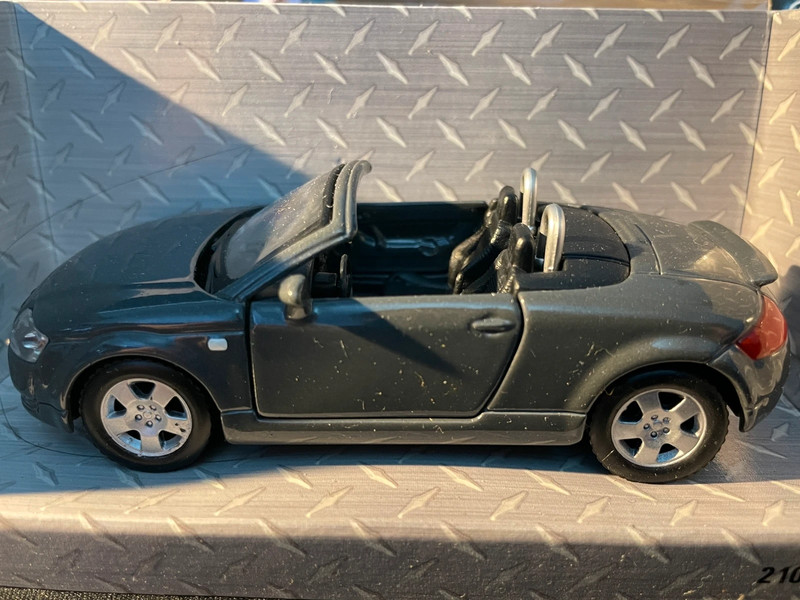 Miniatura maisto Audi TT descapotavel edicao especial Vinted