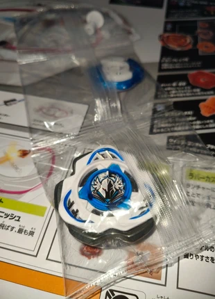 Beyblade X - CX-04 PerseusDarkB6-80W White&Blue Special Version, brand: Beyblade, condizioni: Nuovo senza cartellino, €15.00, €16.45 include la Protezione acquisti