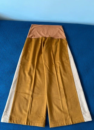 Intrend Pantaloni Palazzo in cashmere beige e cammello, brand: Intrend, condizioni: Nuovo senza cartellino, taglia: L / IT 44 / EU 40, €85.00, €89.95 include la Protezione acquisti