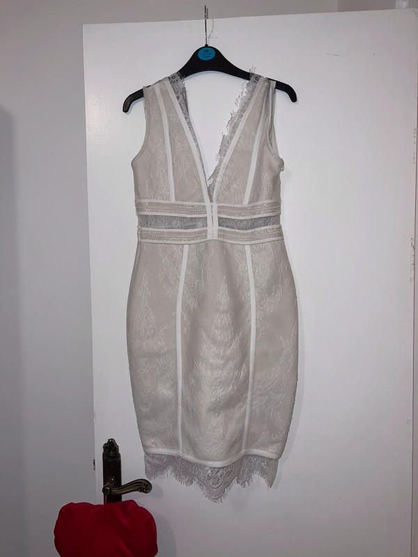 Robe de soir e en dentelle Vinted