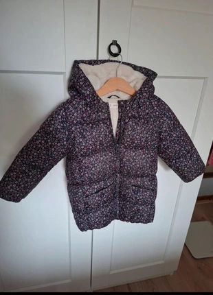 Warme winterjas van Mango maat 98, marque: Mango, état: Très bon état, taille: 3 ans / 98 cm, 8,00 €, 9,10 € Protection acheteurs incluse