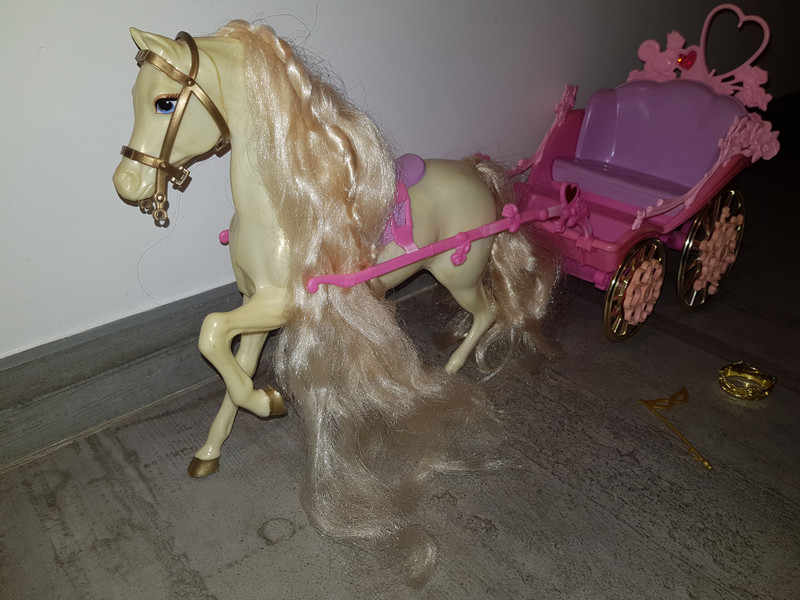 Carrosse best sale cheval barbie