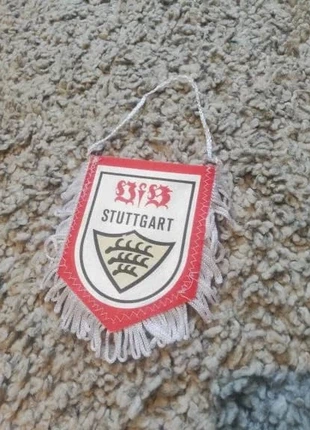 Fanion vintage VfB Stuttgart rouge blanc logo officiel football collection rare, marque: VfB Stuttgart, état: Très bon état, 4,99 €, 5,94 € Protection acheteurs incluse