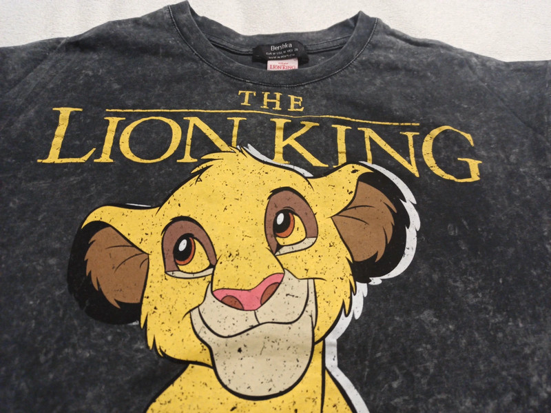 Camiseta manga corta rey Leon pull bear Vinted