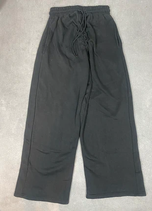 Jogging noir large taille 40, staat: Goed, maat: W30 | FR 40, € 3,90, € 4,80 inclusief Kopersbescherming