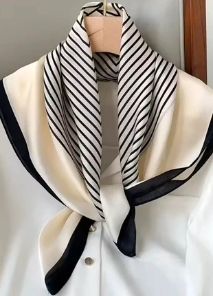 Écharpe / turban / foulard, condition: Very good, €9.00, €10.15 includes Buyer Protection