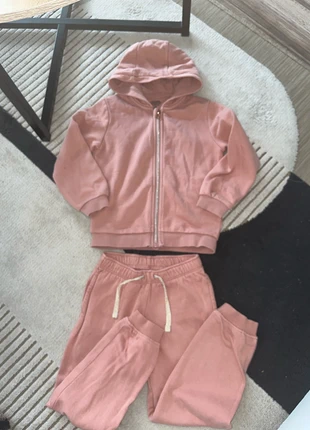 Ensemble jogging, brand: Kiabi, condizioni: Buone, taglia: 5 anni / 110 cm, €3.00, €3.85 include la Protezione acquisti