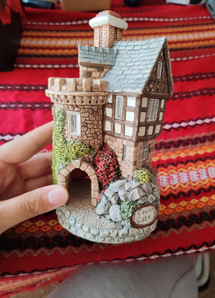 Memory lane cottage by Peter tomlins 1992 Tower gate, brand: Memory Lane, condition: Very good, £16.00, £16.75 includes Buyer Protection