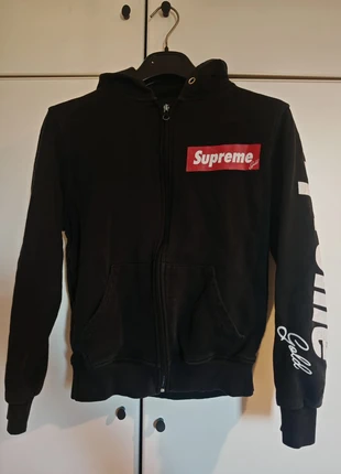 felpa con cappuccio supreme, marke: Supreme, zustand: Gut, größe: 14 Jahre / 164, 10,00 €, 11,20 € inklusive Vinted-Käuferschutz