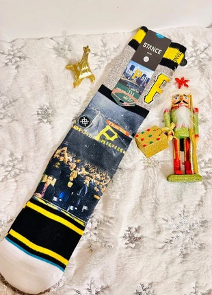 𧦠Chaussettes Stance x MLB β ModΓ¨le Park Pittsburgh Pirates, merk: MLB, staat: Nieuw met prijskaartje, maat: M | 43β46, β¬ 16,99, β¬ 18,54 inclusief Kopersbescherming Pro