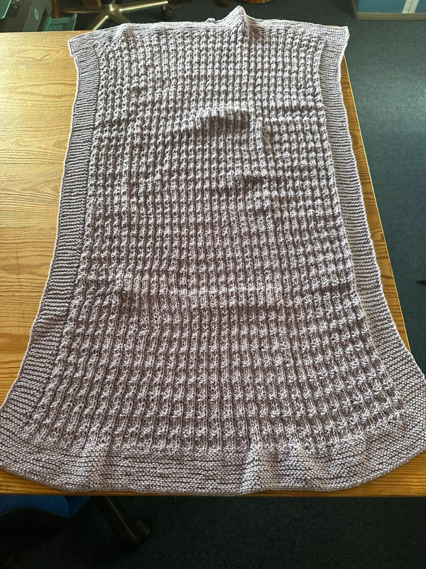 Nyt hjemmestrikket håndklæde 70x40 cm