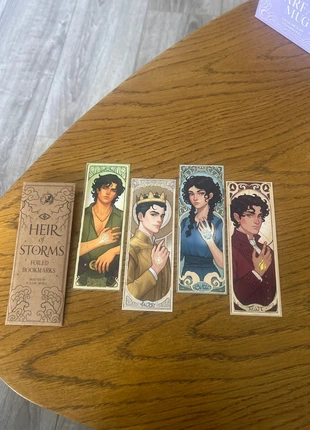 Fairyloot foiled bookmarks Heir of storms, marque: FairyLoot, état: Neuf avec étiquette, 4,00 €, 4,90 € Protection acheteurs incluse