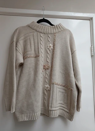 Beige wollen trui met bloemen en kabels – maat M, merk: Vintage Dressing, staat: Goed, maat: M / 38 / 10, € 18,95, € 20,60 inclusief Kopersbescherming