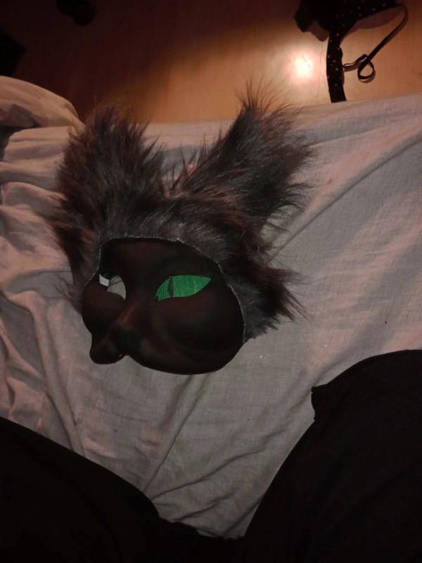 staaar.eyeees on X: grey wolf therian mask ;3 hes available on my