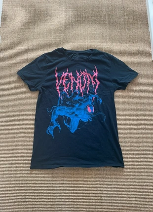 Marvel venom t shirt, merk: Marvel, staat: Heel goed, maat: M, € 5,00, € 5,95 inclusief Kopersbescherming