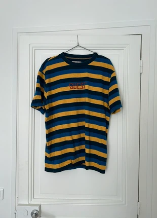 Tee-shirts GUESS, marque: GUESS, état: Très bon état, taille: S, 5,00 €, 5,95 € Protection acheteurs incluse