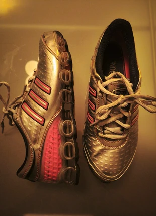 Adidas Bounce limited edition 1 van 2008 Zilveren sneakers, merk: adidas, staat: Nieuw zonder prijskaartje, maat: 38.5, € 55,00, € 58,45 inclusief Kopersbescherming