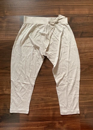 Blue Seven girls beige cropped trousers with elastic waistband and bow size M, marke: Blue Seven, zustand: Gut, größe: M, 3,00 €, 3,85 € inklusive Vinted-Käuferschutz