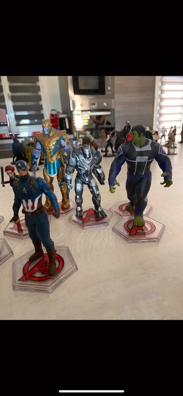 Coffret deluxe de figurines Avengers