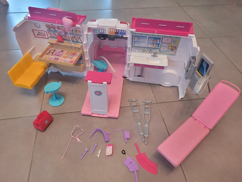 Ambulance barbie 3