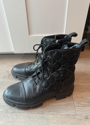 Zwarte Pollini enkellaarsjes, merk: Pollini, staat: Goed, maat: 41, € 25,00, € 26,95 inclusief Kopersbescherming