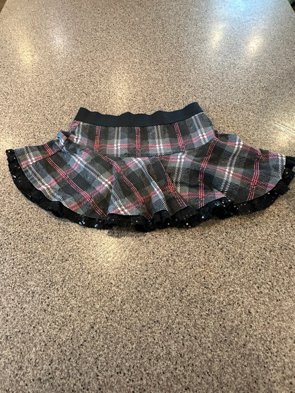 Girls 7/8 skirt 1