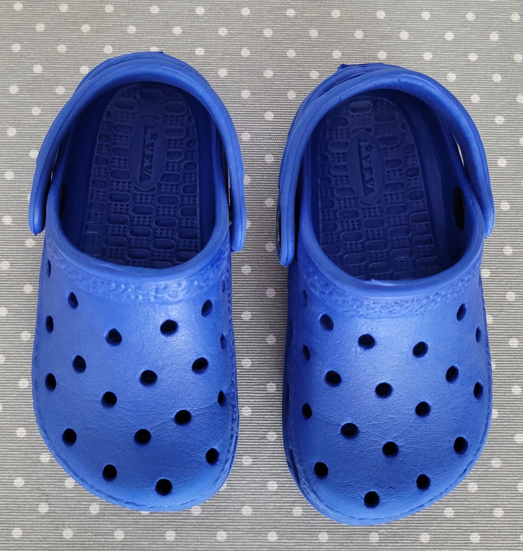 Crocs chanclas sandalias escarpines cangrejeras azul bebé talla 23 como  nuevas. - Vinted