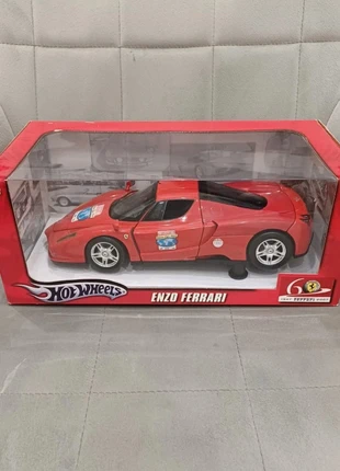 Enzo Ferrari – Hot Wheels – 1/18 – Rouge – Édition 60e anniversaire – Avec boîte d’origine, état: Très bon état, taille: Prématuré, jusqu'à 44cm, 90,00 €, 95,20 € Protection acheteurs incluse