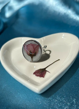 Bague argenté ajustable ronde - Sakura, marque: Resin Handmade A, état: Très bon état, taille: Ajustable, 13,50 €, 14,88 € Protection acheteurs (Pro) incluse