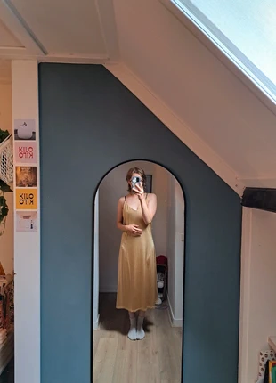 gold dress long satin , merk: Pimkie, staat: Goed, maat: S / 36 / 8, € 10,00, € 11,20 inclusief Kopersbescherming