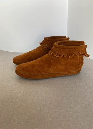 Bottines boots nubuck camel Minnetonka 41, merk: minnetonka, staat: Heel goed, maat: 41, € 45,00, € 47,95 inclusief Kopersbescherming