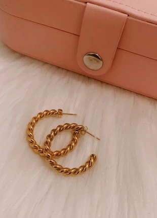 Boucles d’oreilles dorées en acier inoxydable, marke: Inconnu, zustand: Sehr gut, 2,50 €, 3,33 € inklusive Vinted-Käuferschutz