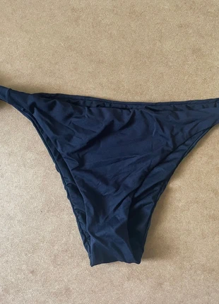 Slip Bikini Blu Scuro con Fiocchetti - Calzedonia, Taglia M 💙, merk: Calzedonia, staat: Heel goed, maat: M / 38 / 10, € 2,50, € 3,33 inclusief Kopersbescherming