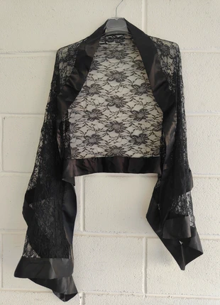 Stola Gothic Elegante - Nera in Pizzo e Raso, brand: gothic, condizioni: Ottime, taglia: Taglia unica, €20.00, €21.70 include la Protezione acquisti