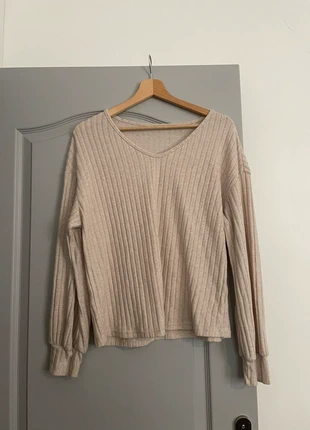 Pull fin col V beige crème manches resserrés Shein taille S 36 M 38, marque: Shein, état: Très bon état, taille: S / 36 / 8, 6,00 €, 7,00 € Protection acheteurs incluse