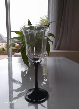 Lot de 6 verres à pied élégants – Pied noir, marca: Collection, estado: Muy bueno, 6,00 €, 7,00 € Protección al comprador incluida