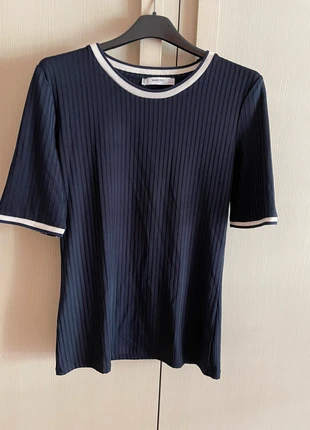 T-shirt a costine , brand: Mango, condizioni: Ottime, taglia: S / IT 40 / EU 36, €9.00, €10.15 include la Protezione acquisti