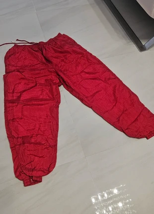 Vintage 2000s Red Track Pants Baggy Fit parachute y2k good condition UNISEX, marque: Vintage Dressing, état: Très bon état, taille: L / 40 / 12, 5,00 €, 5,95 € Protection acheteurs incluse
