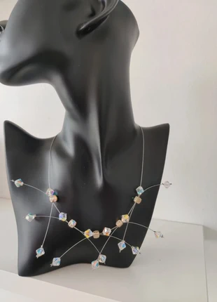 Joli collier irisé en parfait état, marque: Fantaisie, état: Très bon état, 8,00 €, 9,10 € Protection acheteurs (Pro) incluse