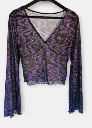 Haut manches longues décolleté en v violet et noir motif annabelle, marke: Alternative, zustand: Sehr gut, größe: S / 36 / 8, 15,00 €, 16,45 € inklusive Vinted-Käuferschutz