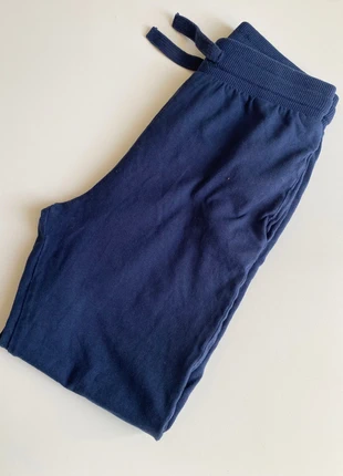 Pantaloni H&M blu in cotone – taglia 122 (6-7 anni), originali, marca: H&M, estado: Muito bom, tamanho: 7 anos / 122 cm, €3.50, €4.38 inclui Proteção do Comprador