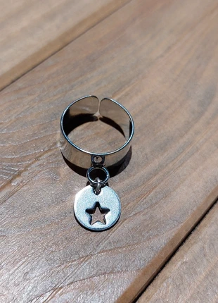 Bague en acier neuve, marca: sans marque, estado: Novo sem etiquetas, tamanho: Ajustável, €6.00, €7.00 inclui Proteção do Comprador