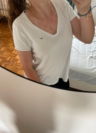 T-shirt Tommy Jeans Col V Blanc, marke: Tommy Jeans, zustand: Sehr gut, größe: S / 36 / 8, 11,99 €, 13,29 € inklusive Vinted-Käuferschutz