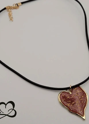Pendentif en résine cœur doré et rouge, marke: Fait Main, zustand: Neu, 16,00 €, 17,50 € inklusive Vinted-Käuferschutz